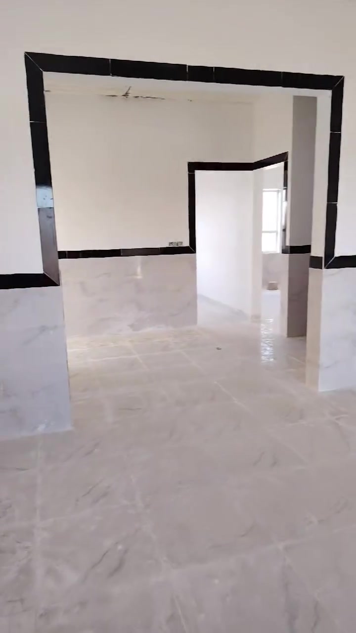 السلام عليكم يوجد كادر لبخ جص من الموصل يتكون من خمس اسطوات وخمس عمال المبيت بنفس الموقع المتر 3 الف/ ***********/

نص مكتوب في الصور:
- HONOR X9c 48mm f/1.75 1/476s ISO100 11:03 21/08/2026