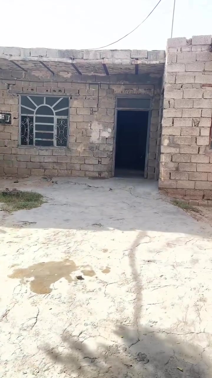 ٣٠٠م • قريب الشارع العام • قريب المدرسة