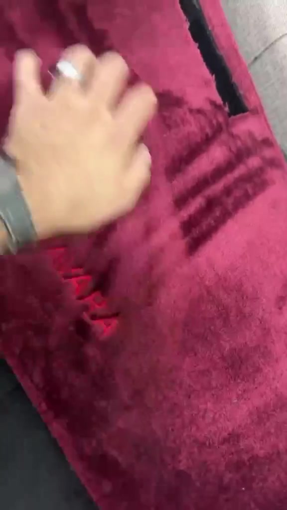 غطاء دشبول 10 جديد
زوج مري جانبية بلادية كهرباء شغالة يحتاج ترتيب قيم واخذ 
ويوجد حساس خلفي تك ب10 
المنصور 
***********
