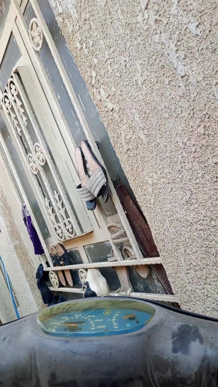 ماكس منغولي نضيف سلف هندر قفل ستيرن قفل جنطه كله شغال عارضها 400 وبيها مجال قليل سلف رياضي مكاني الدوره ابو دشير *********** وتساب فقط
