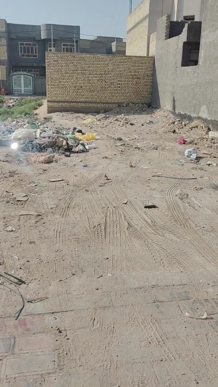 يالله اللهم صلي على محمد وال محمد قطعه للبيع مساحته ١٨٠ متر سند ٢٥ كافه الخدمات موجوده تفاصيل أكثر داخل الفيديو العنوان كربلاء طويريج حي ابو جوعانه للاستفسار *********** عقارات تاج القمه شارع أربعين مقابيل الطابو
