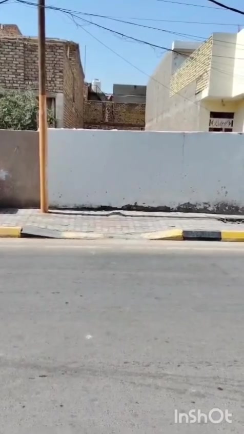 قطعة أرض للبيع بالزهراء قرب جامع الزهراء الكبير مساحتها ١١٠ متر بالطول شارع ١٠ متر في متر خدمات كاملة القطعة ينسحب عليها إسكان للاتصال ***********
