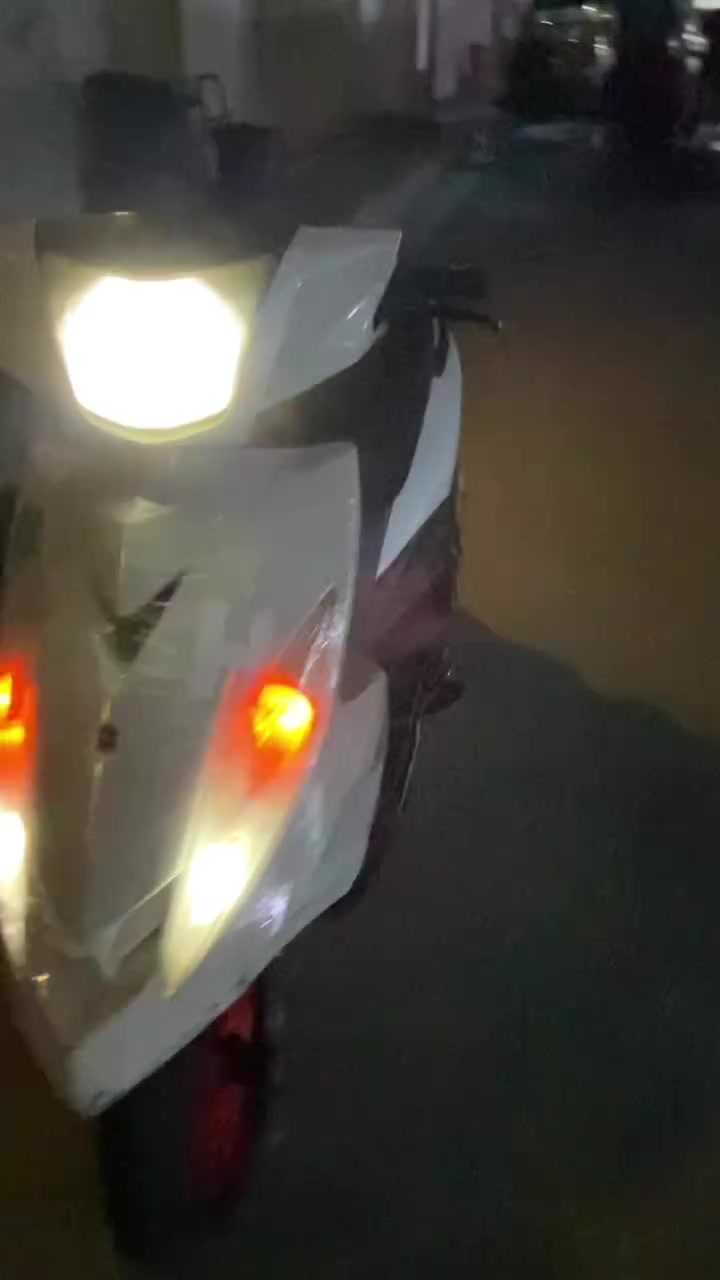 دراجه جيتي ار للبيع دراجه نوزلل دراجه 100/80نضافته دراجه  حلوة مكينه صافيه كلشي شغالل دراجه  مابيه شي عطلان انكر سلفف واطلع سستم سماعات كامله العنوان بغداد الشعب ***********وتساب رجاء
