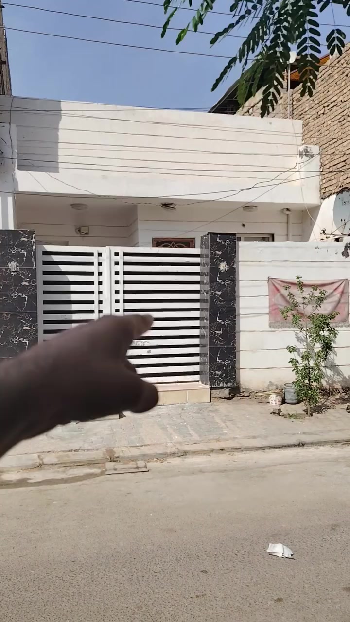 النجف حي الجمعية • ١٣٦م • غرفتين
