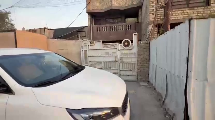 بيت للبيع مساحة 150م الواجهة 6النزال 25 
الطابق الاول استقبال وغرفة نوم ومطبخ وصحيات 
الطابق الثاني غرفتين نوم وحولي سعر 175
***********
شعب ديوان
