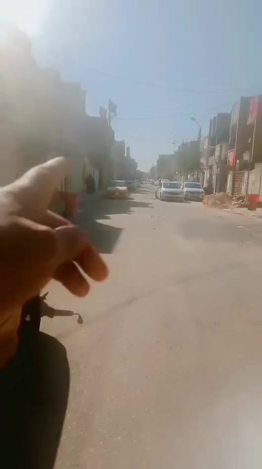 سلام عليكم مساحه سند 25 بلديات حي التراث يم اسواق العائله قريب مضيف شمر  3طوابق كنضام سويت شارع كلش عريض  يدمايقارب ال 200متركهربا  والماء من الزراعي ومن الطابو استقبال  حولي 3غرف نوم  البيت ثلاث طوابق اخوان البيت كش متعوب علي سعر 125اكررمساحه 70 بس للواقع أكثر  ***********واتساب ووفيس موجود
