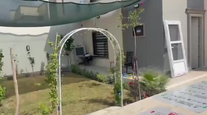 🔥 أدفع 150 مليون واستلم مفتاح دارك فوراً! 🔑🏡
دار للبيع في مجمع الأميرات 2
📍 المربع الخامس
📐 مساحة الدار: 250م²

✨ الدار مجهزة بإضافات مميزة:
• تعلية السياج
• تبديل الباب الرئيسي
• إضافة غرفة
• زراعة حدائق عدد 2 🌿
• بورسلين للكراج
• تبديل منظومة الماء
• طاقة شمسية متكاملة ☀️
• تغذية البيت بالكامل

💰 الواصل: 150 مليون فقط
🏦 والباقي عن طريق المصرف العقاري
🔑 استلم مفتاح دارك واسكن فوراً

📍 النجف الأشرف – مجمع الأميرات الأولى، مقابل مجمع الكرار
📞 ***********
