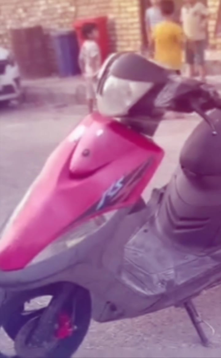 سلام عليكم درجه ماكس عدله درجه خرسه نهضة ومشي ماعوزها شي كهربائيت كلها شغاله درجه ماعوزها برغي بس تشحن الباتري صاله ٥ أشهر طالعه من الحاوية درجه نضيفه كلش ب٨٠٠ وبيها مجال بسيط كلش ناصريه مركز حي الشهداء ***********

نص مكتوب في الصور:
- CAMON 20 Pro 24mm f/1.7 1/120s ISO160