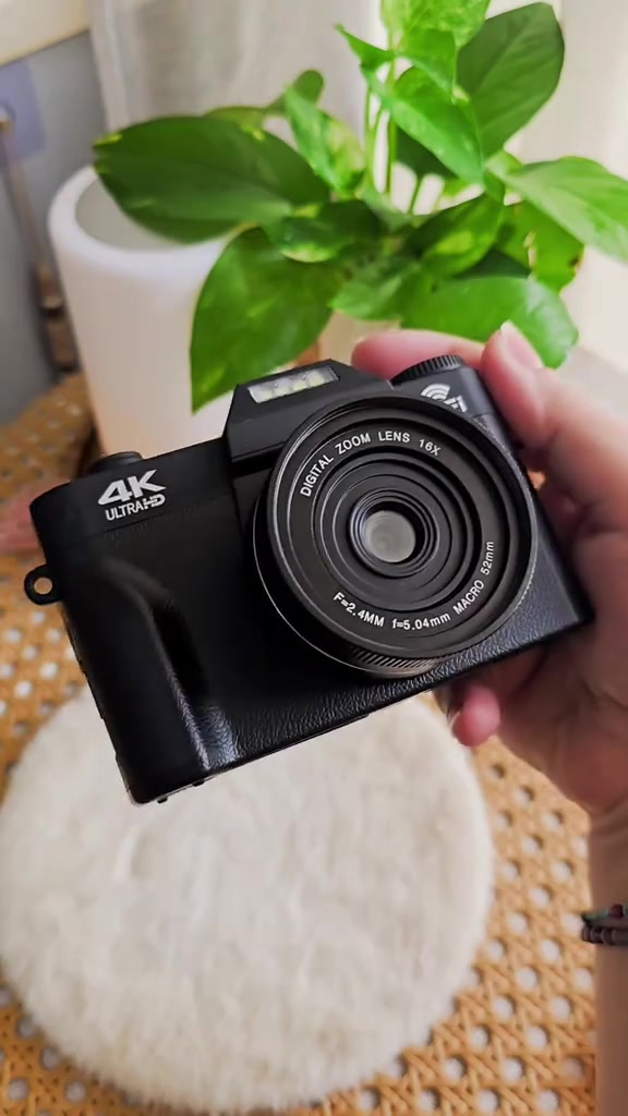 📸 كاميرا 4K بتفاصيل تجنن ✨ 🔹 دقة 75 ميگابكسل 🔹 Wi-Fi للاتصال ونقل الصور بسهولة 🔹 ذاكرة 64GB 🔹 زوم 18X 🔥 🔹 مناسبة للتصوير اليومي، السفر والمناسبات صورة أوضح، تفاصيل أجمل وذكريات تبقى 💕 📩 للطلب والاستفسار راسلونا#كاميرا #تصويري #تصوير #explore #viralvideo 
