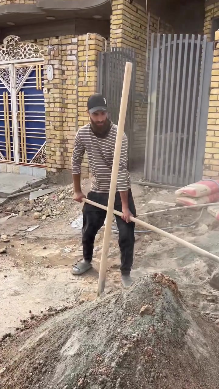 يوجد عمال لكافة الأعمال الشاقة تصعيد مواد عالضهر +فرش سبيس وحدل +صب ارضيات  +تصعيد تراب تنضيف بيوت من جص وأنقاض+تكشير تفليش تشميع بتلو  +غسل بيوت ونقل غراض بيتً تشميع شغلي درجة اولى رقمي بأنسب الاسعار ***********
