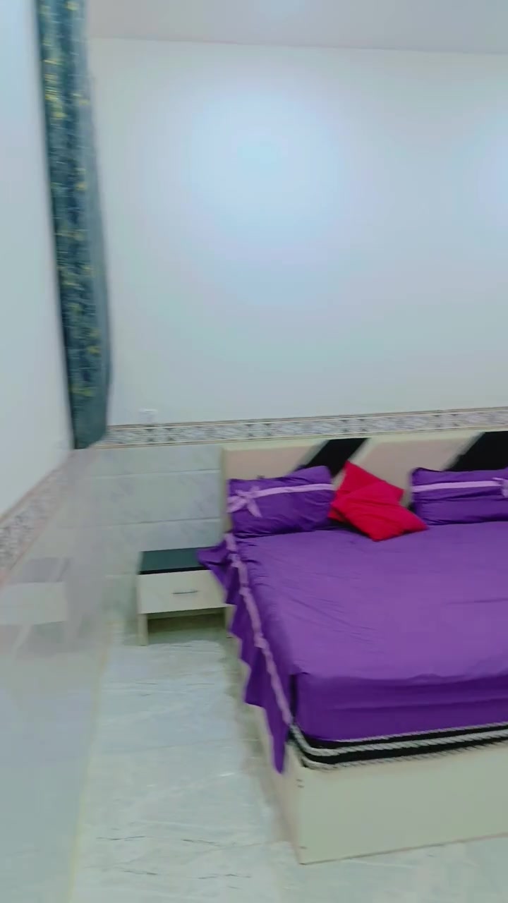 اللهم صل على محمد وال محمد 
دار للبيع واجهة 5 نزال 20 طابقين ونص بناء حديث 2026 منطقة الزعفرانية نهاية الاربع شوارع خلف مول كراره دخول شارع مخبز المشتبى فرع ال14 زراعي كامل خدمات السعر المطلوب 106
وبي مجال للشراي للاستفسار اكثر على رقم *********** بي واتساب
