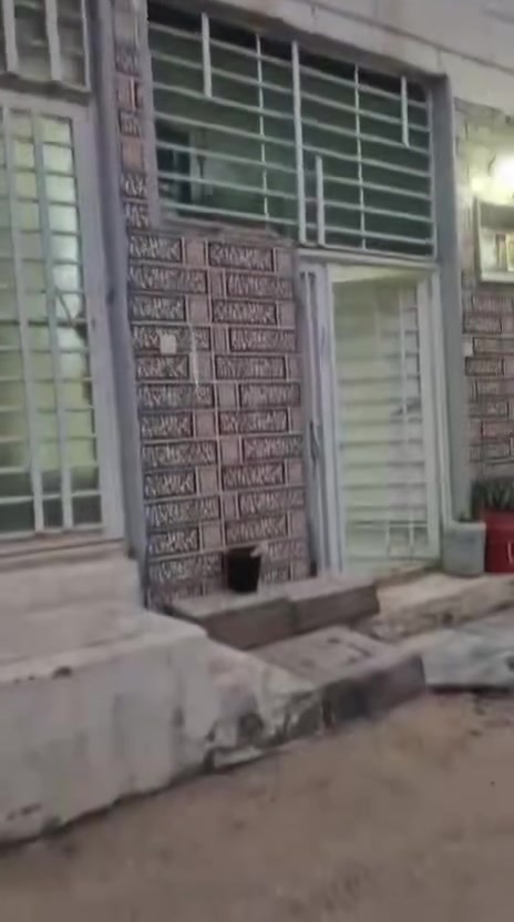 بيت 100 متر للبيع في كربلاء
البيت مطل علئ شارعين تاريخ البناء 3023
قرب شارع علي القاضي 
اي تفاصيل : ***********
