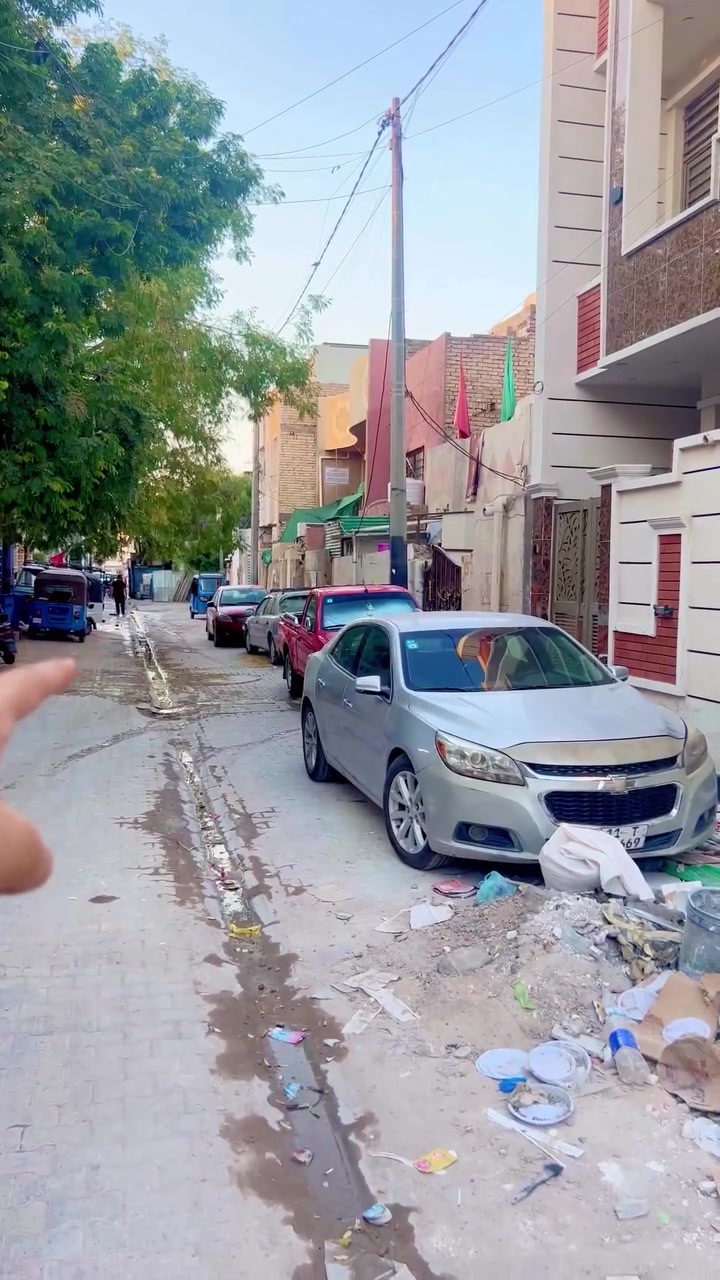 بيت للبيع مساحه ٥٠ متر طابو صرف مسلح بناء حديث تسليم مفتاح شغل كلش حلو ومرتب يحتوي على طرمه وصاله وحولي مطبخ و ٣ غرف نوم و ٣ صحيات وبيتونه وسطحين موقعه حلو الحريه قريب على شارع المسعودي وقريب على شارع المدارس للأتصال.  ***********
