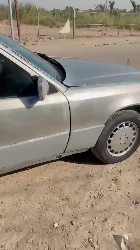سياره للبيع مارسدس دب موديل 88 مواصفاتها مكينه بطه 2500 تخم تاير باتري جديد حداديه نضيفة 90% المو شراي لا يتعبني 
مكاني بابل ابو غرق السعر خاص او يتصل على هذا الرقم ***********
