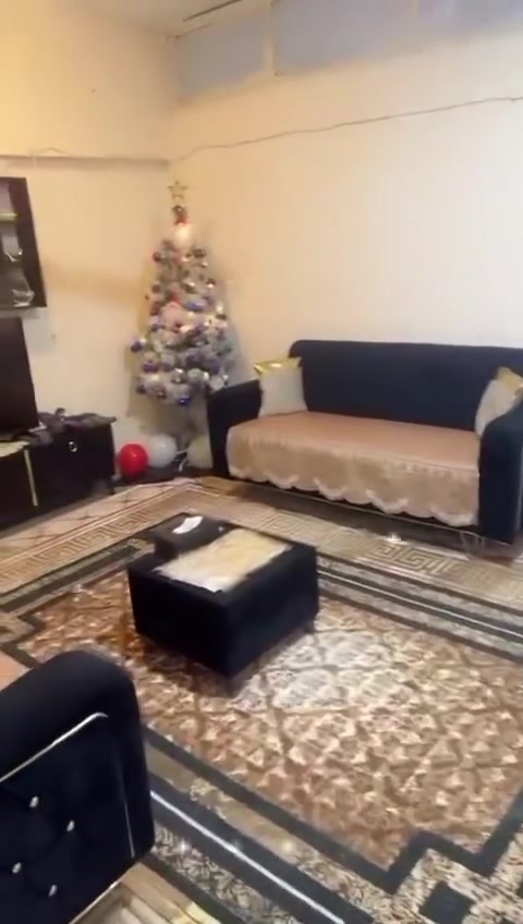 يوجد شقه سر قفليه من المالك مباشره بدووون دلاليه كراده داخل مجاور رضا علوان السعر (8 مليووون)وايجارها 300 الف ثااابت الايجار تتكون من غرفتين وصاله مساحتها 80 متر وبلكونات 2 طااااابق 4444 لايوووجد مصعد واذا تريدها بأثاثها ب10 مليوووون تصير اثاث بييت كامل الجاد يتواصل وياي ويوجد واتساب ايضا***********
