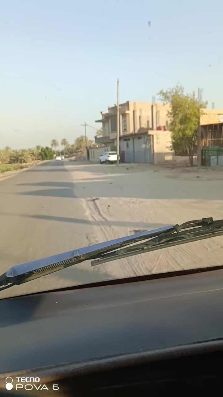 السلام عليكم قطعه 100متر على الشارع العام مجاور الجسر الجديد مبنيه حيطان اربعه متر تريد بس سقف وتصلح حسينية او جامع اواسواق السعر ١٤وبيها مجال قليل خابر وتدلل مامتواجد علنت ***********
