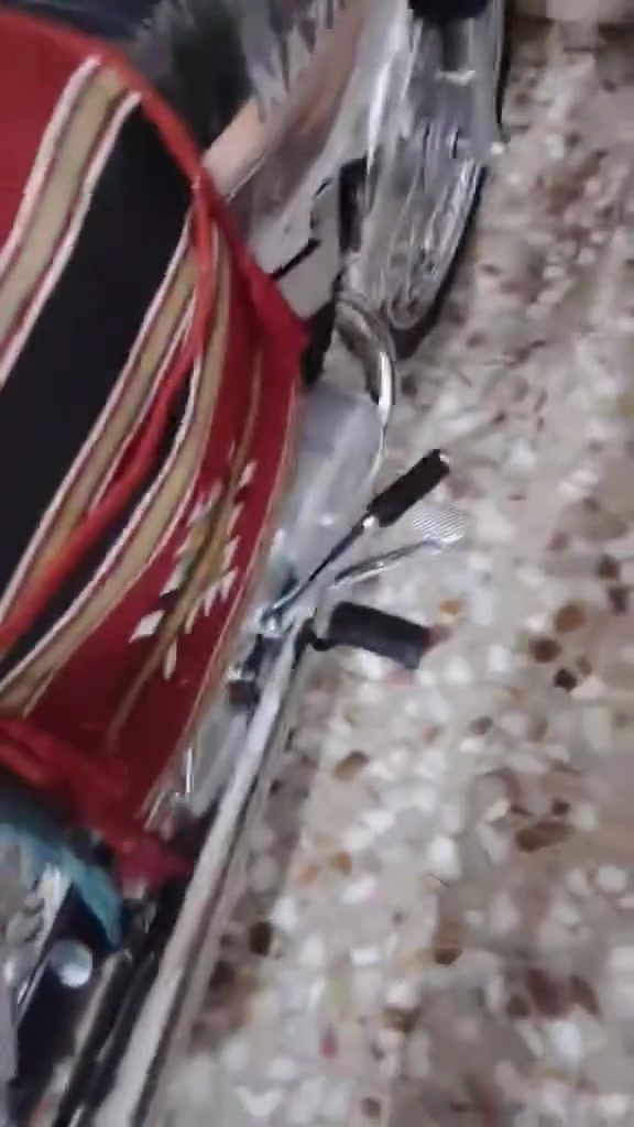 السلام عليكم موطور ساسوكي 
للمروسه اب اربعه كير او دايون
المكان كربله طويريج ***********
