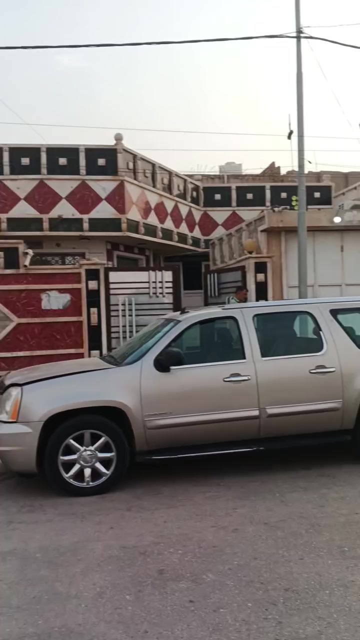 يا الله 
بيت للبيع مساحه 200م بناء حديث بيت متعوب عليه 
يحتوي على 2غرف صاله استقبال مطبخ. ومحل تجاري 
البيت عنوانه كوت حي الجهاد التأميم على الشارع العام مجاور جامع الامام جعفر الصادق.
سعر البيت 170 مليون وبيه مجال.
للاستفسار الاتصال على الرقم 
***********
