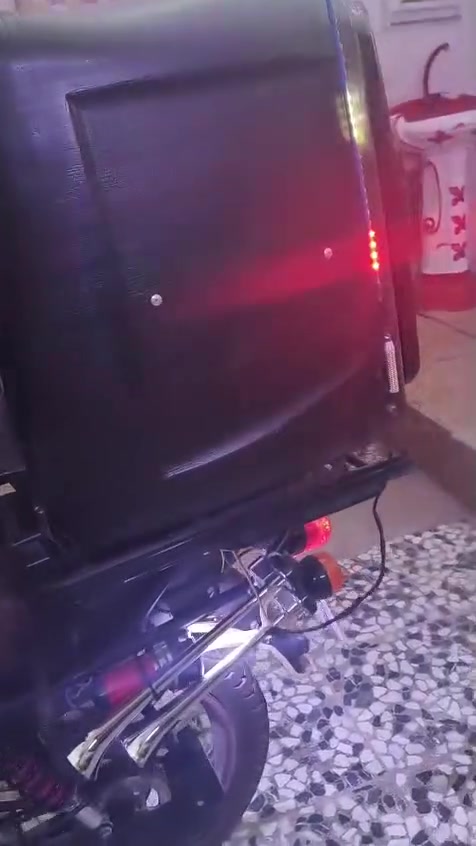 دراجه دايوان موديل 25كفاله من كلشي ماعده شخط موضحه بصوره ترايك وين ماتريد لايت زنون تشغيل عن بعد سيبايه متحركه ما عده الهورن ينفتح براد السعر 2400مكان بغداد تواصل ***********
