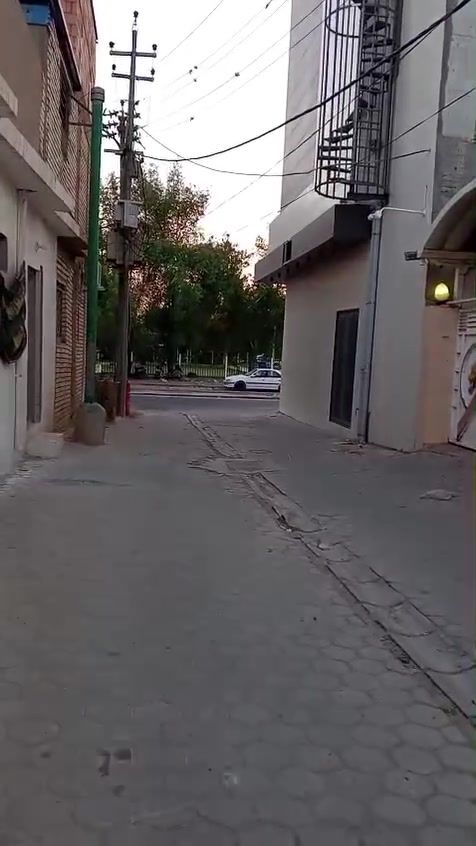 قطعة أرض طابو صرف للبيع 200 متر حي الجمعيه بشريط شارع الوائلي مقابل متنزة الارجوان فرع مكتبة ألوان وقريبه ع مستشفى الالماني مثل ما واضح بالفيديو للاستفسار ع الارقام التاليه واتساب ***********/تليفون/***********
