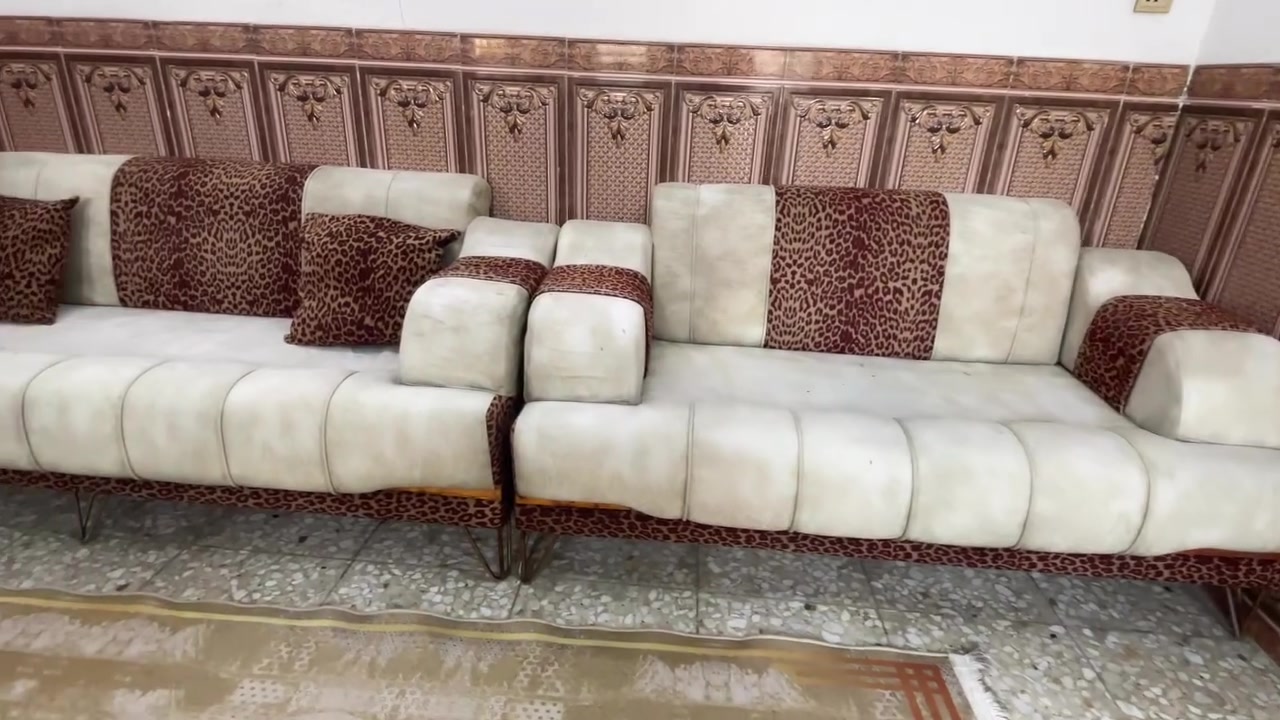 تخم  مودرن تزكام تكمه ثكيل جدآ بلوك اسود  ١٠ مقاعد ما بيه اي ضرر كوشات هديه السعر ٣٢٥ وبي مجال العنوان البلديات الرقم ***********
