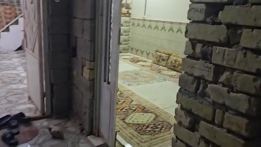سلام عليكم دار للبيع مساحه 125 حواسم قرب مدرسة دار البيضاء غرفه واحد وصاله ومطبخ وستقبال صحيات رقم الهاتف ‏‪***********‬‏ غير متواجد فيس بوك
