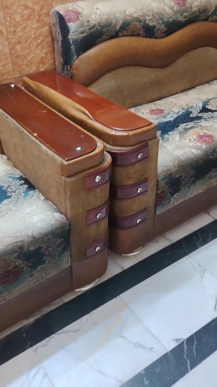 تخم ونص مستعمل نظيف بغداد العبيدي ***********
