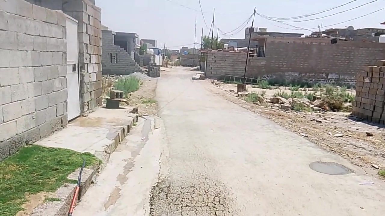 السلام عليكم شباب بيت البيع كاع ابو سمير قرب جامع المدينة المنوره مساحه البيت 125متر لاستفسار ***********
