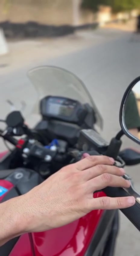 السلام عليكم
Honda ns X

المحرك 700cc 

الدراجه موديل 2015

الدراجه كفاله عامه من كلشي حته من الشخط

اوراق كامله بس بدون كمرك

الدراجه دهن موتل 

وماي اخضر 

سعر الدراجه 3 ملايين و ٩٠٠ وبيه مجال بسيط 

مكان الدراجه ديالى جديدة الشط قرية الحويش قرب مطعم سامان 

التواصل واتساب وفيس فقط 

***********

