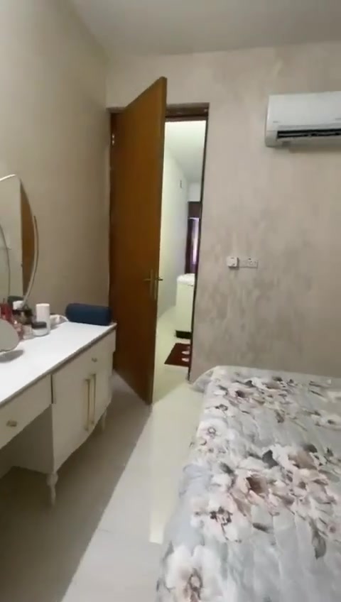 السلام عليكم ...
من رخصة الادمن....
 عمارة سكنيه ( عوائل صغيرة فقط ) مؤلفة من ( ثلاث شقق ارضي و اول و ثاني ) ..
الشقة في الطابق ..(الاخير الثاني.. ) معروضة للايجار ...(خالية من الاثااااث). 

(لبناية جميع شققها متشابهات ) ..
 بناء حديث و موقع مميز.. تحتوي ع غرفة نوم واستقبال ومطبخ و منور وخدمات و يكون خزان الماء وميزانية الكهرباء معزول عن باقي الشقق وتحتوي ع مضخة ماء بوستر ... 
تقع في منطقة العطيفية / الشالجية مجاور نادي الزوراء الرياضي..بداية المظرب..شارع تبليط ومقرنص ..دور موظفي السكك الجديدة ...  قرب اسواق الشالجية ...(الزبيدي سابقااا)  ..
ملاحظه . حاليا الشقة جاهزه للسكن ... وما تحتاج مصرف نهائياااا ...
بسعر 500 الف (خالية من الاثااااث) .... للاستفسار ع الرقم ***********
***********.
للعوائل الصغيرة  فقط ...... وبدون دلالية..
