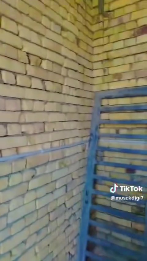خدمات كهربائية • درجة أولى • بخدمتكم