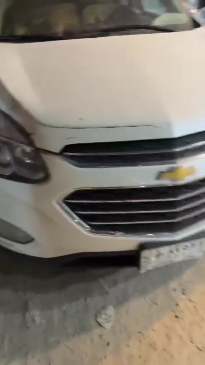 السلام عليكم عندي سياره شوفر اكوينكس
سياره حيل نضيغه وحلوه ماشيه 60 ميل فول مواصفات لل اخير مابيها اي نقص فقط بوليش مال بيت السياره كلشي مواصفات بيها كشنات كهرباء فتحه تشغيل عن بعد بيها طخه فقط ب بنيد صغيره بدون صبغ بس تكحيل وسعره دفتر بيها مجال حك الجيه رقم بغداد ب اسمي عنواني بغداد متواجد ورا الضهر *********** حسين
