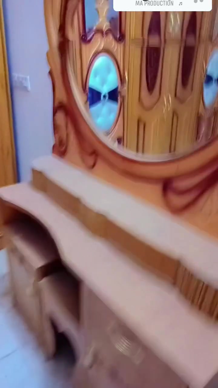اعدة النشر بسبب الوعود الكاذبه 
غرفه للبيع خشب عراقي
 نضيف كلش بس متروكه
مكاف بالنشر    
                        ***********
                             رقم راعيه👆🏻
