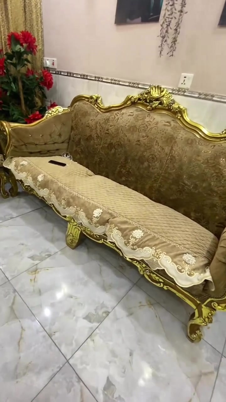 تخم زان مصري درجه اولى ٤٠٠ الف وبي مجال تفاصيل التخم ٢ قنفات كبار و٤ كراسي و٢ طبلات مدورات وطبله جبيره الطبلات كلها مرمر :***********
