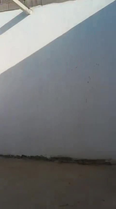سلام عليكم
بيت هيكل مساحه 200م
غرفتين 
صاله 
 مطبخ 
منور عله صاله 
ومنور وره الغرف 
وديوانيه 
صحيات خارجيه 
شارع 10م
سعر 20مليون وبيه مجال الشراي 
العنوان الناصريه حي الجوادين مقابيل عمود 16طريق الاسكان صناعي 
***********
