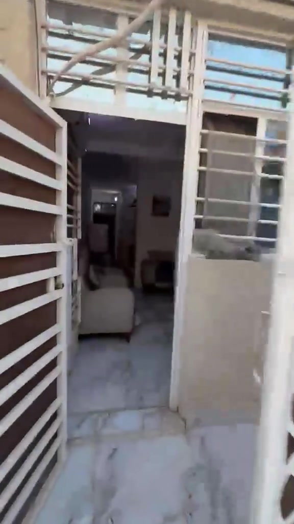 يا الله دار للبيع
المنطقة📍:حي الجهاد 

المساحة:(50)م 

مواصفات 🏠: غرفتين نوم وحده جوه الثانيه فوك,صاله, مطبخ , حمام عدد (2) . 

السعر💵مناسب جداً. 

للاستفسار☎️:***********

