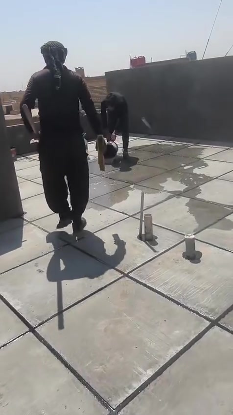 #فلوسك_عندك_لمن_يكمل_سطحك 💸
***********
تم إنجاز السطح حسب المواد المطلوبة:
🛠 زفت + فلانكوت + نايلون + اشتايكر السماوة
✂ كص كوسره
✅ شرط الفحص بالماء + استلام من قبل #مهندس_كرسته
🔧 صيانة الماستك والأسطح القديمة متوفرة

📍 متواجدين: الناصرية – أقضية ونواحي
***********

