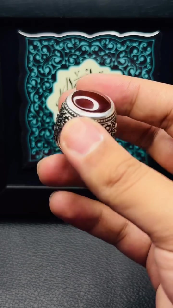 خاتم عقيق يماني كرزي اصلي ذمة 💎
 
صياغة عارف الاصلية مو قالب 💍
 
✅ صياغة يدوية ثقيلة عيار  990 👌

✅ من الدرجة الاولى 👌

✅ السعر خاص 💵

✅ البيع بالضمان 👌🏻

✅ عنوان البيج : بغداد 📍

✅ رقم الهاتف : *********** 📱

✅ التوصيل متوفر لجميع محافضات العراق 🚚

✅ للمزيد من الموديلات زوروا صفحتنا المتواضعة :
