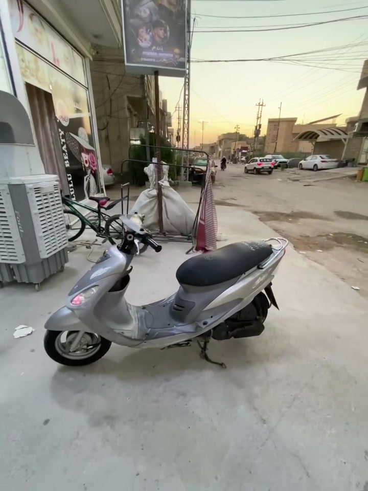 سلام عليكم للبيع دراجه ماكس منغولي جديده وحلوه مال جناي مصعدله مكينه مال حاويه واجت بيه ميزه وتقفل الستيرن يقفل ويه الستان الي بنص كلشي شغال بيه نقصه راس مال لايت فقط المكان كربلاء حي العباس***********السعر 650
