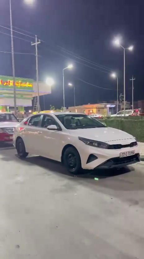 سيراتو ٢٢ للبيع مكفوله بيه تلحيضات بصيطه سعر ١٦٠ اتصال ***********
