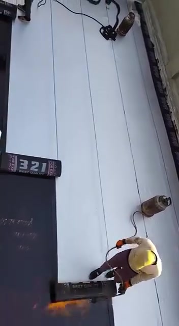 🌧️🏠 تريد تحمي سطح بيتك من المطر والرطوبة وحرارة الصيف؟ 🌞💦
📞  ***********📞

تعلن شركة جوهرت بغداد  للأيزوكام عن توفر وتنفيذ عزل الأسطح باستخدام الأيزوكام الأصلي 🇮🇹 بسماكة 6mm، العاكس للحرارة والمانع للرطوبة.

🔥 ليش تختار الأيزوكام؟
✅ يعكس حرارة الشمس بنسبة تصل إلى 80%
✅ يمنع تسرب الرطوبة ويحمي السطح
✅ يتحمل مختلف الظروف المناخية
✅ ضمان جودة العمل لمدة 12 سنة
✅ صيانة مجانية خلال فترة الضمان
✅ أسعار مناسبة جداً وجودة عالية

🏗️ يُستخدم الأيزوكام على:
الصب • الفرشي • الأشتايكر • الجينكو • السندويج بنل • الأسطح المزفتة

💡 واستغنِ عن طرق العزل القديمة والثقيلة والمكلفة مثل:
التراب • النايلون • الفلين • الطين وغيرها.

🏢 نعمل على تغليف أسطح المباني الحكومية والأهلية
من شمال العراق إلى جنوبه 🇮🇶

🚗 لا تتعب نفسك بالبحث!
اترك عنوانك وتواصل ويانا، ونوصل لباب بيتك ونقدملك الخدمة بأفضل جودة.

📞 للحجز والاستفسار *********** 

⭐ لسنا الوحيدين... لكننا نسعى دائماً لأن نكون الأفضل. ⭐

📲 فضلاً وليس أمراً: شارك المنشور حتى يستفاد غيرك
