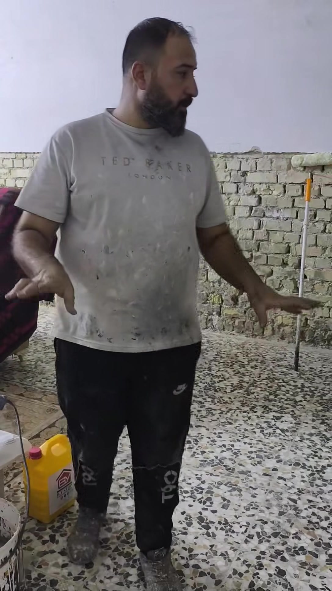 سلام عليكم  عمل مادة عزل الرطوبه ولاملاح  منتج علي الجوده وفعال من شركة بي واي  لجميع انواع الصباغ  ودهانات العالمية شكر وتقدير الوكيل الحصري ابو داود بغداد الحسينية  مقابل صالون الملكه      اخوكم حيدر ابو رقية الاصباغ والديكورات المنزليه وجميع انواع التصاميم الديكورات ***********
