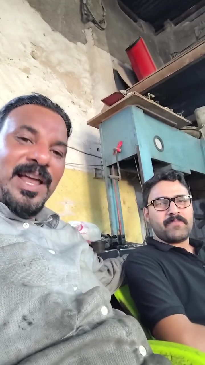 السلام عليكم اخوان اليوم بضيافتي الاخوان من أهالي الناصرية و بغداد اخوكم ظافر التميمي حي الصناعي السايدين الرئيسية قرب غرفة الحراس ركن المزرعه *********** إشارة 
إشارة 
إشارة إلى الأصدقاء 󱢏
