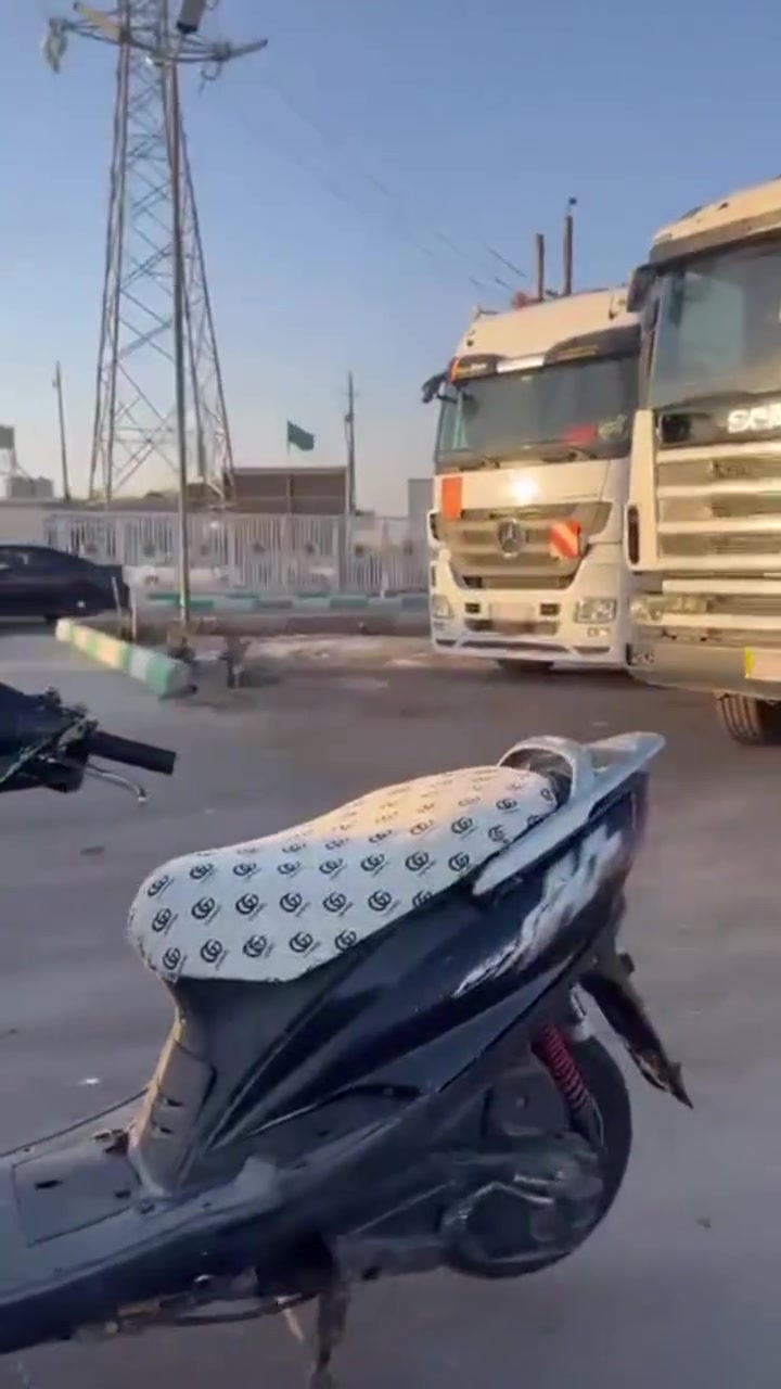 دراجه للبيع ماكس ثعلب نضيفه كلش السعر 300الف مكاني بغداد الحسينيه شارع لمرور التصال*********** ؟
