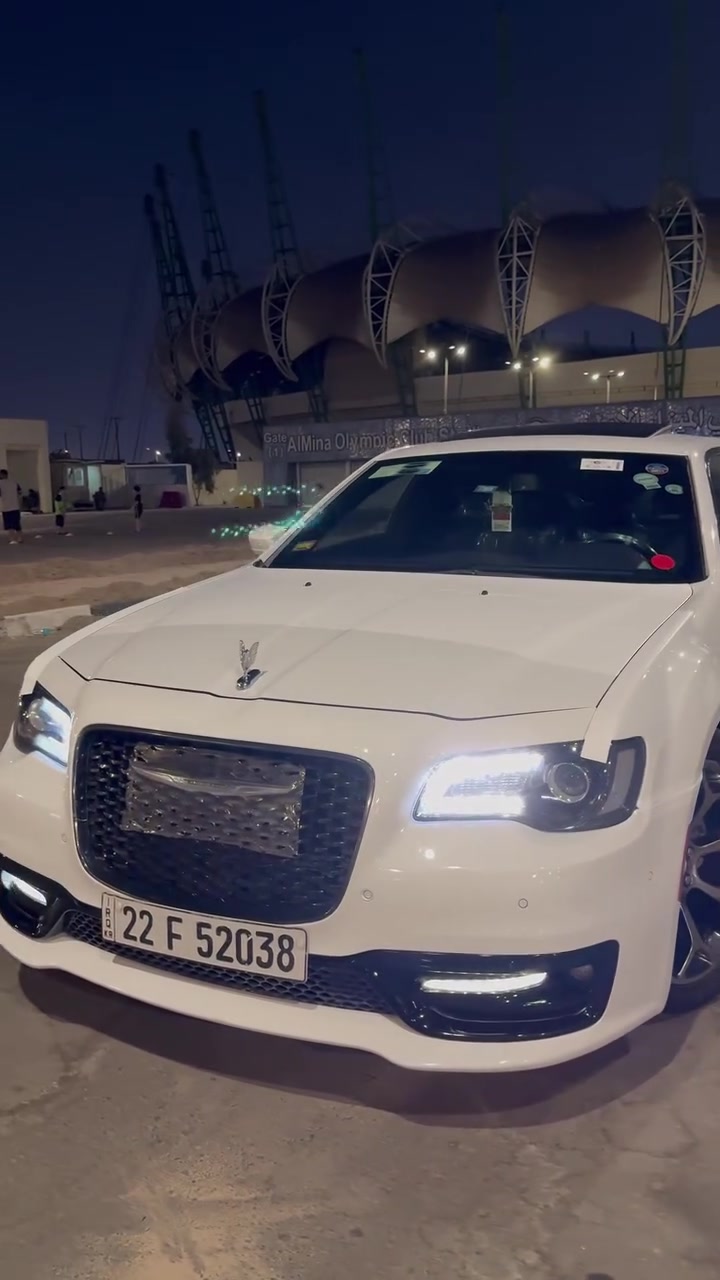 اوباما s300. 2018
السيارة على ايدي ونظيفة شوفت عينكم 
مواصفات 
بانوراما 
حساس امامي خلفي 
رادار جانبي نقط عمياء 
اشارة بالمري 
كشنات جلد تبريد 
سماعات بيتيس 
دمام بالجنطة 
سيارة كفالة بيها مكانين موضحهم بالصور 
السعر 280 
***********
