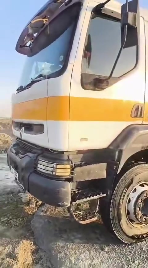 رينو • موديل ٢٠٠١ • مكفوله
