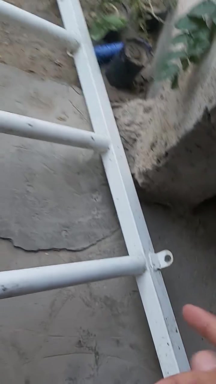 درج للبيع بعده نضيف طوله تقريبآ ٣ مترات ونص وبيه محجر  ومسطبه كامل  صار عليه  تفصال ب٤٥٠   ابيعه  السعر   150    الف فقط

***********
