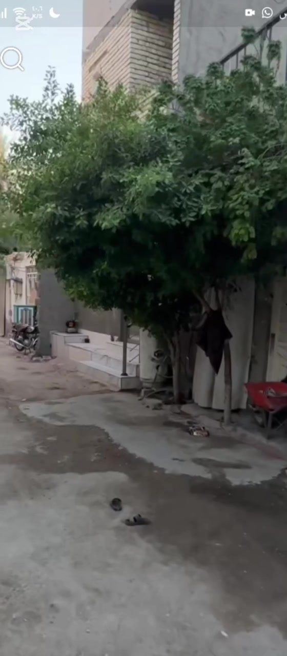 سلام عليكم ورحمة .. 
يتوفر بيت في ( كربلاء  - الروضتين) 
مساحه البيت من 100 الى 107 م
طابق واحد  ... 

البيت  :  طابـو صرف .. 
تفاصيل  - استقبال  - صاله - غرفتين نوم - حمام 
للاستفسار  :  - واتساب / *********** ✅