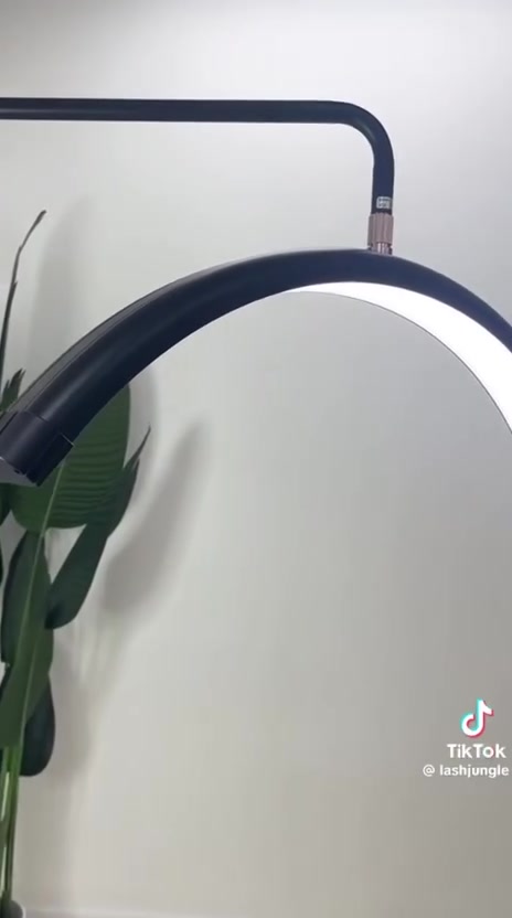 مبرد اظافر • مصباح LED • صالون تجميل
