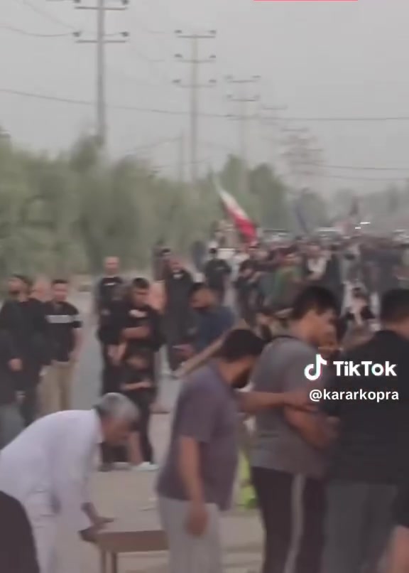 بيت طابو زراعي سند ٢٥مساحه٢٠٠م هيكل شغل درجه اولى قرب ملعب الهلالات قريب جدا على طريق الزوار السعر ٥٥وبي مجال قليل للاستفسار الاتصال ***********
